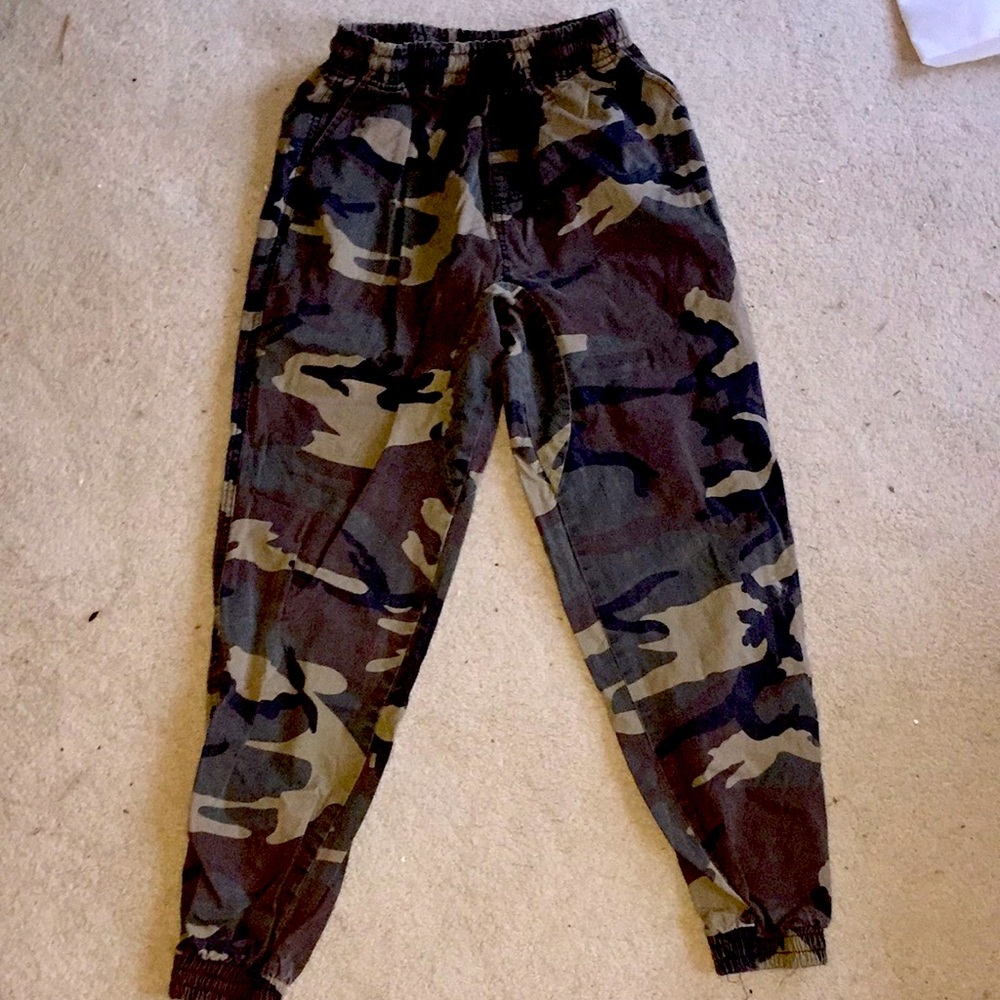 Camo size medium joggers.